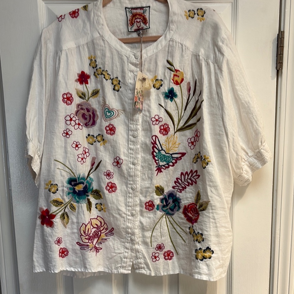 NWT JOHNNY WAS 💯 linen embroidered blouse.